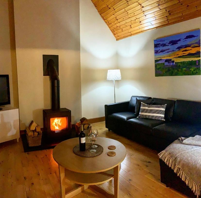 Head In The Skye - Healabhal Cottage Ose Exterior photo